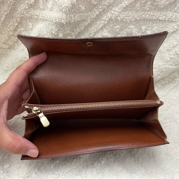 Authentic Louis Vuitton Sarah Monogram Wallet - Picture 9 of 9